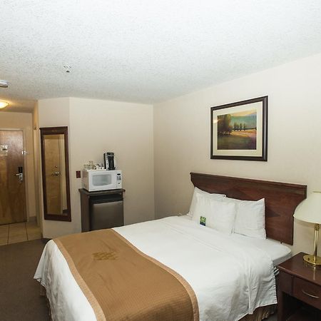 Lakeview Inns & Suites - Chetwynd Ngoại thất bức ảnh